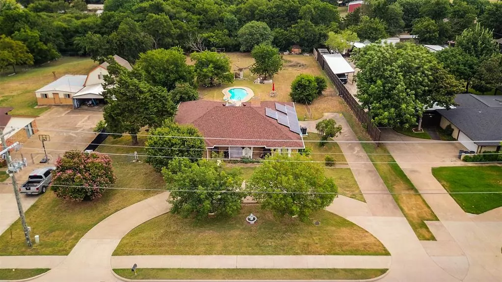 230 S Walnut Grove Road, Midlothian, TX 76065