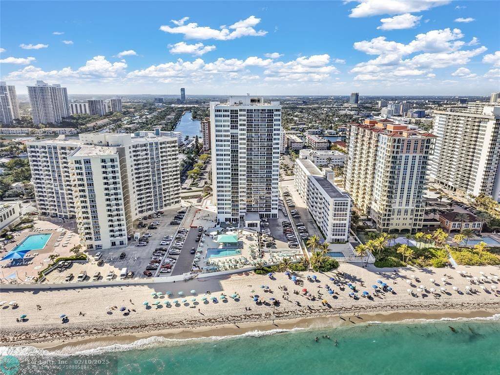 Hallandale Beach, FL 33009,3140 S Ocean Dr  #208