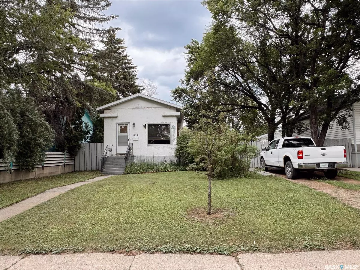 Saskatoon, SK S7L 2R4,834 L AVENUE N