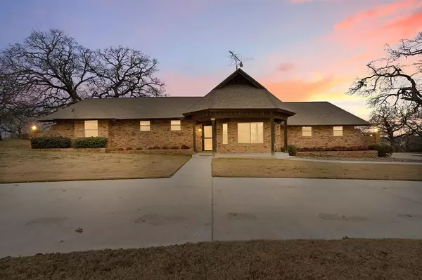 Cleburne, TX 76058,4005 Redbird Lane