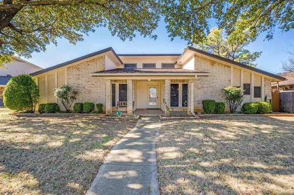 23 Royal Oaks Boulevard, Hickory Creek, TX 75065