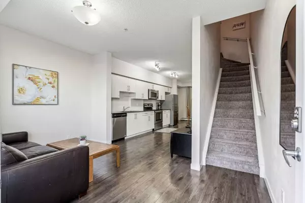 Calgary, AB T2M4Z5,1740 9 ST NW #102