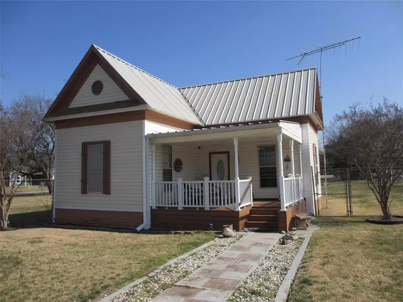 608 N Colorado Street, Whitney, TX 76692