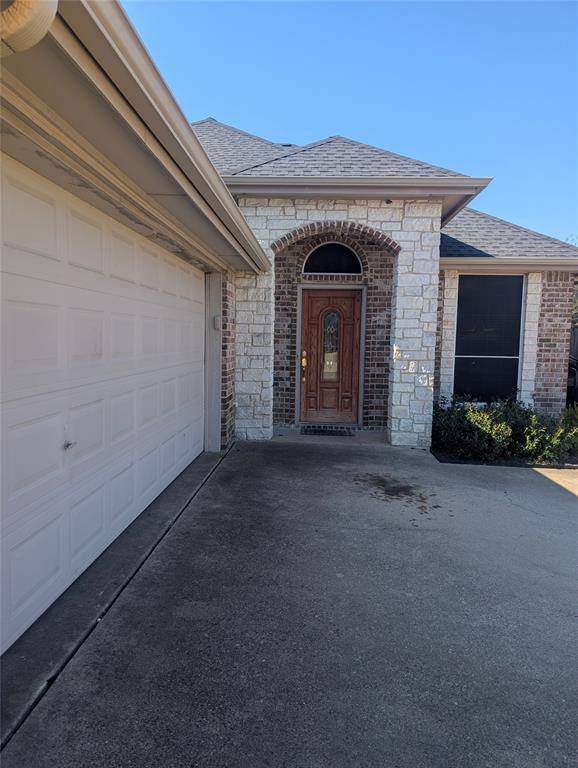 250 Cobblestone Circle, Red Oak, TX 75154