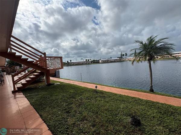 Hallandale Beach, FL 33009,900 SW 10th Ter  #S-11