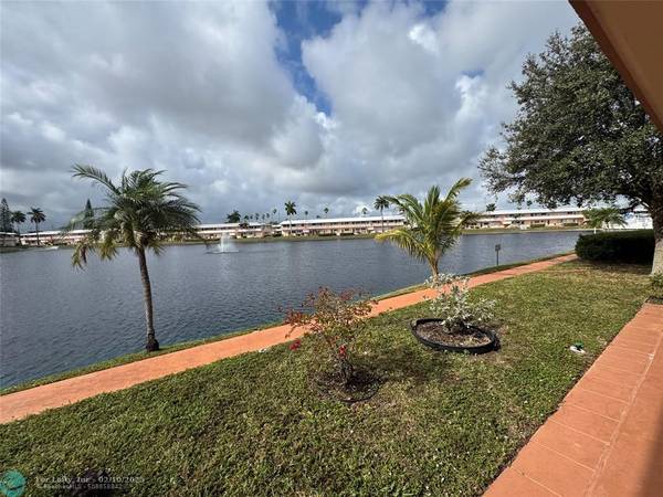 Hallandale Beach, FL 33009,900 SW 10th Ter  #S-11