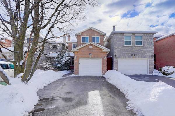 1340 Hazel Mccleary DR, Oakville, ON L6J 7A8