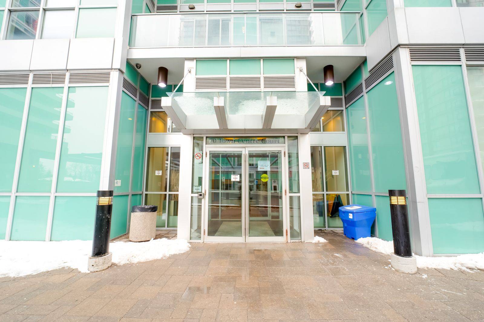 Toronto E09, ON M1P 0B2,70 Town Centre CT #3306