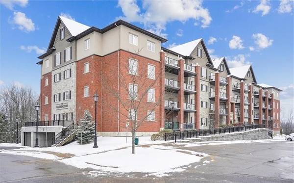 5 GREENWICH ST #205, Barrie, ON L4N 7Y8