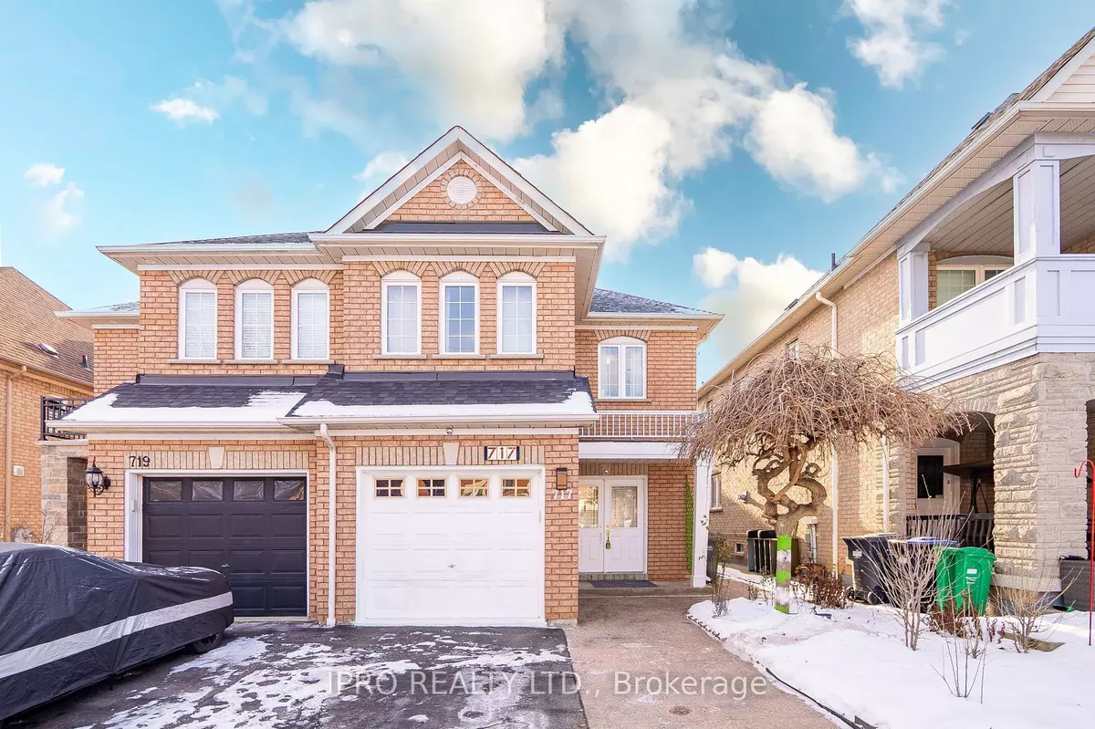 Mississauga, ON L5W 1C7,717 Dolly Bird LN