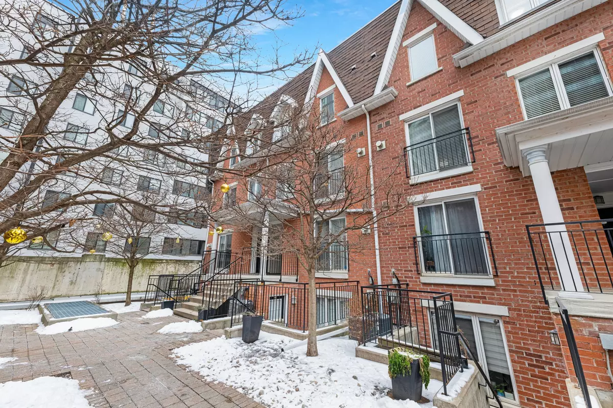 Toronto W01, ON M6K 1X2,12 Laidlaw ST #806