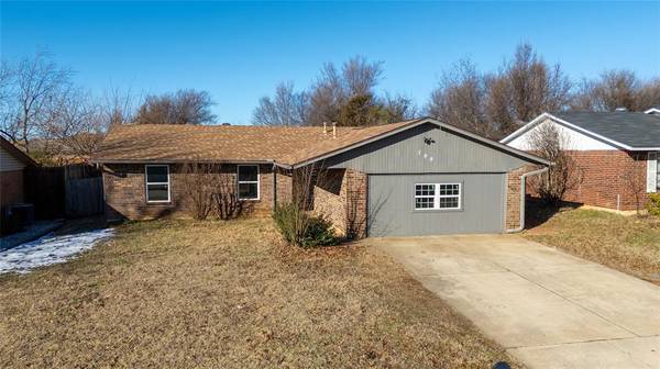 709 Briarwood Drive, Midwest City, OK 73130