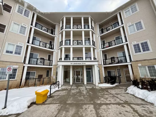 Clarington, ON L1B 1N4,50 Lakebreeze DR #229