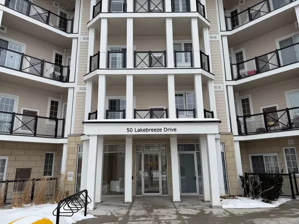 Clarington, ON L1B 1N4,50 Lakebreeze DR #229