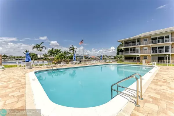 Deerfield Beach, FL 33441,745 SE 19TH AV  #136