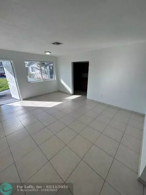 Miramar, FL 33023,7421 Venetian St  #11