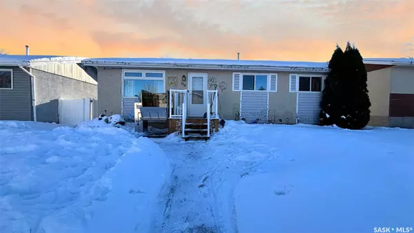 118 Douglas CRESCENT, Saskatoon, SK S7L 4S8