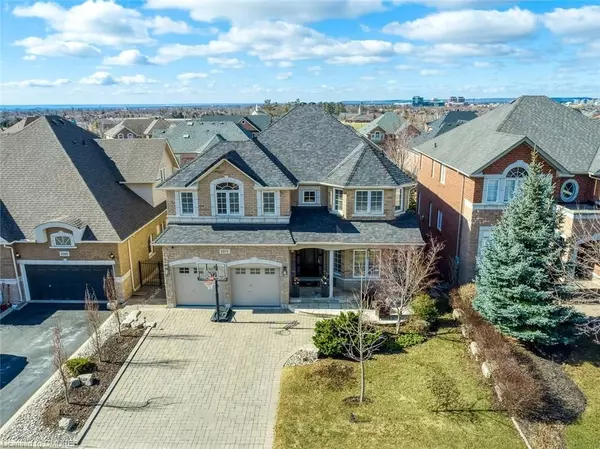 Oakville, ON L6H 7M7,2272 Nena CRES