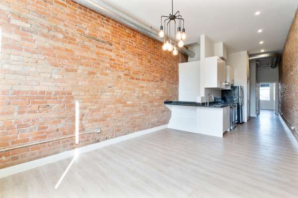 Hamilton, ON L8N 1B3,185 King ST E #1