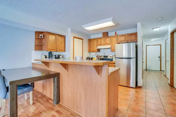 Calgary, AB T3J5L1,23 Saddletree CT NE