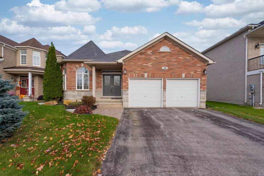 15 Prince William WAY, Barrie, ON L4N 0Y9