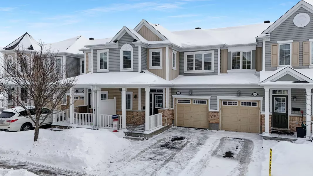 450 Meadowhawk CRES, Barrhaven, ON K2J 5W8