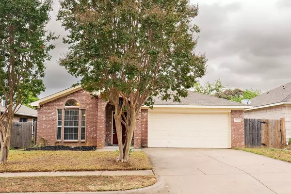 5731 Vandalia Trail, Arlington, TX 76017