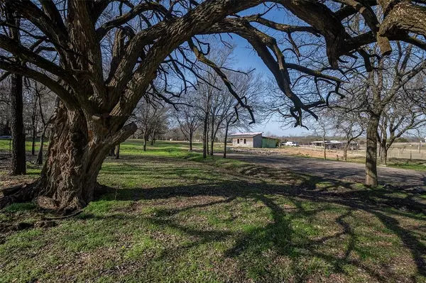 Quinlan, TX 75474,215 Private Road 2308