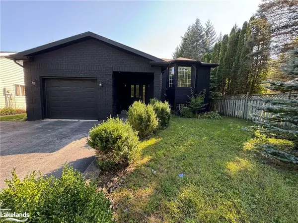 51 SMALLMAN DR, Wasaga Beach, ON L9Z 1L3