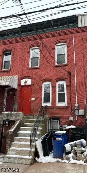 110 1/2 Summer Ave, Newark City, NJ 07104