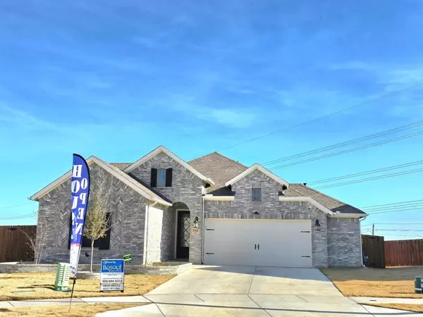 5900 Pine River Lane, Fort Worth, TX 76179