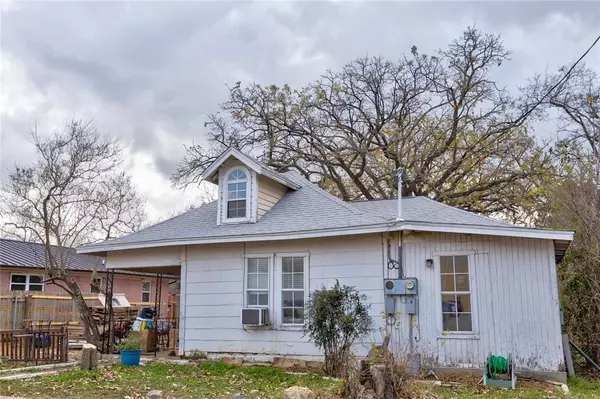 105 W 1st Street, Keene, TX 76059