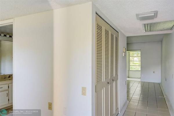 Coconut Creek, FL 33066,2604 E Nassau Bend  #E1