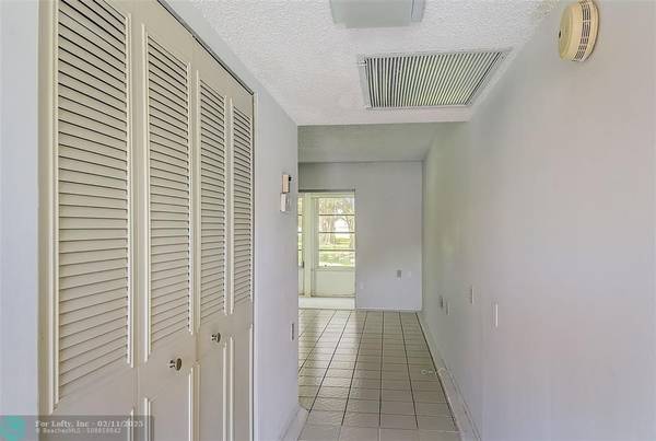 Coconut Creek, FL 33066,2604 E Nassau Bend  #E1