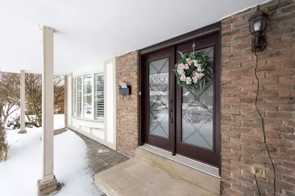 Oakville, ON L6J 5R4,2290 Devon RD