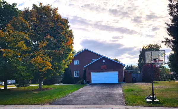 Caledon, ON L7C 1E8,2 Colleen CRES