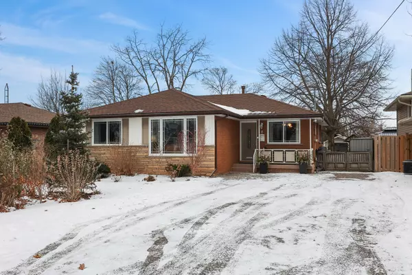 8 Lakeview AVE, Grimsby, ON L3M 3M1