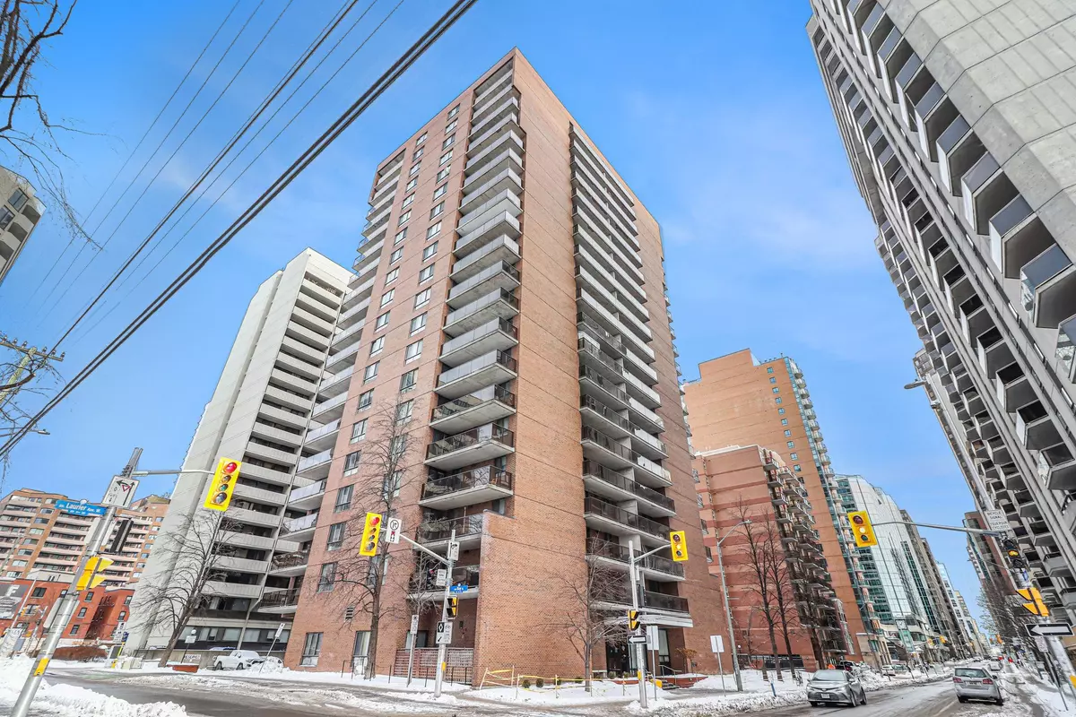 Ottawa Centre, ON K1R 7X1,475 Laurier AVE #405