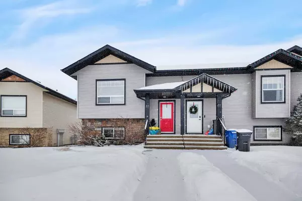 83 Hawkridge BLVD, Penhold, AB T0M 1R0