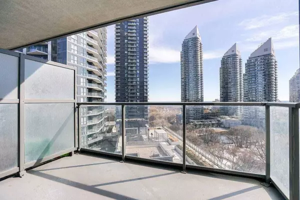 36 Park Lawn RD #1002, Toronto W06, ON M8V 0E5