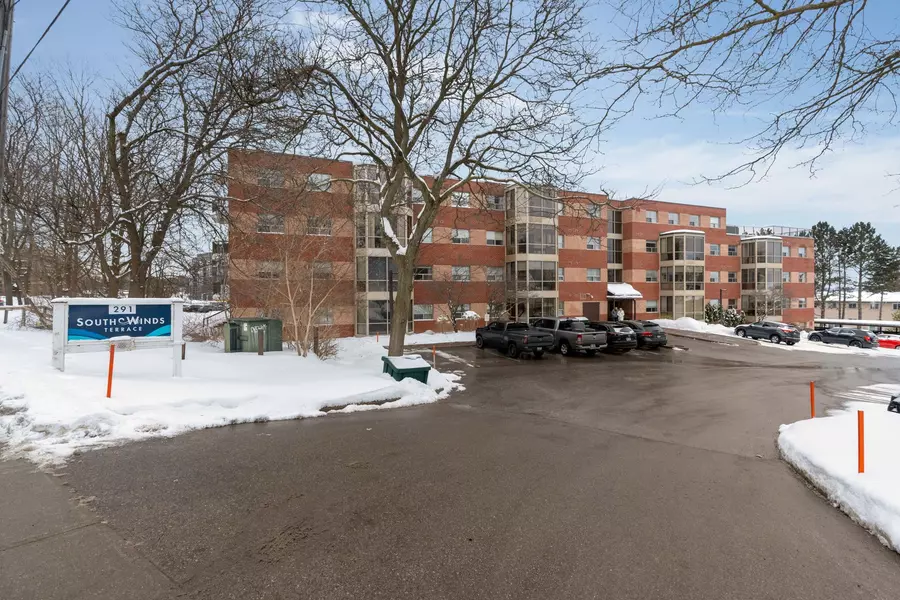 291 Blake ST #208, Barrie, ON L4M 1K7