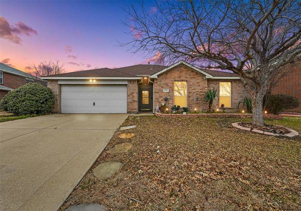 4703 Valleyview Drive, Mansfield, TX 76063