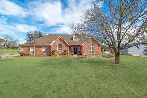 119 San Chez Drive, Gainesville, TX 76240