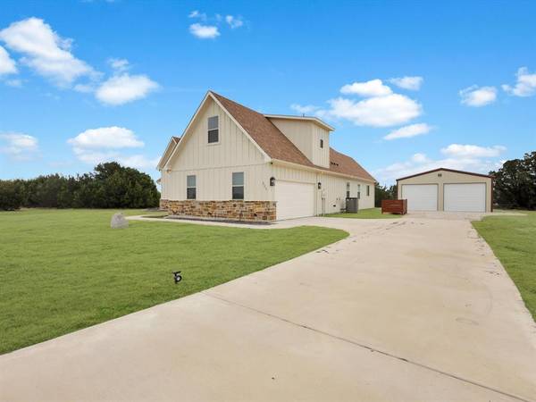 321 Sharla Smelley Road, Weatherford, TX 76088