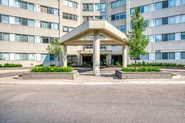 Mississauga, ON L5A 4B8,3700 Kaneff CRES #1705