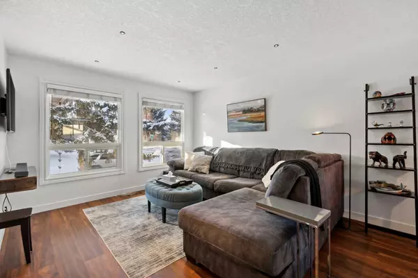 Calgary, AB T2W 5A6,83 Cedardale HL SW