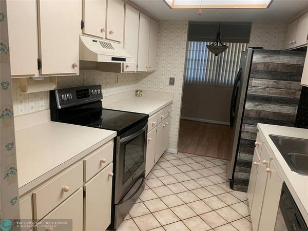 Coral Springs, FL 33065,8974 W Sample Rd  #8974