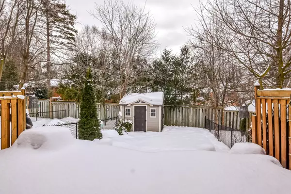 Barrie, ON L4N 8N1,8 Bailey CT