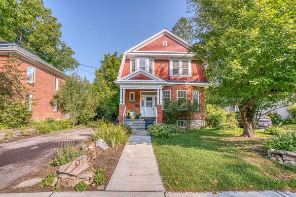 19 MARY ST, Perth, ON K7H 2X1