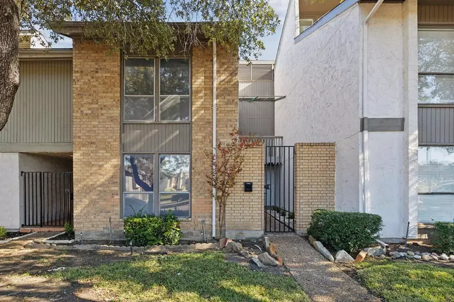 9818 Amberton Parkway, Dallas, TX 75243